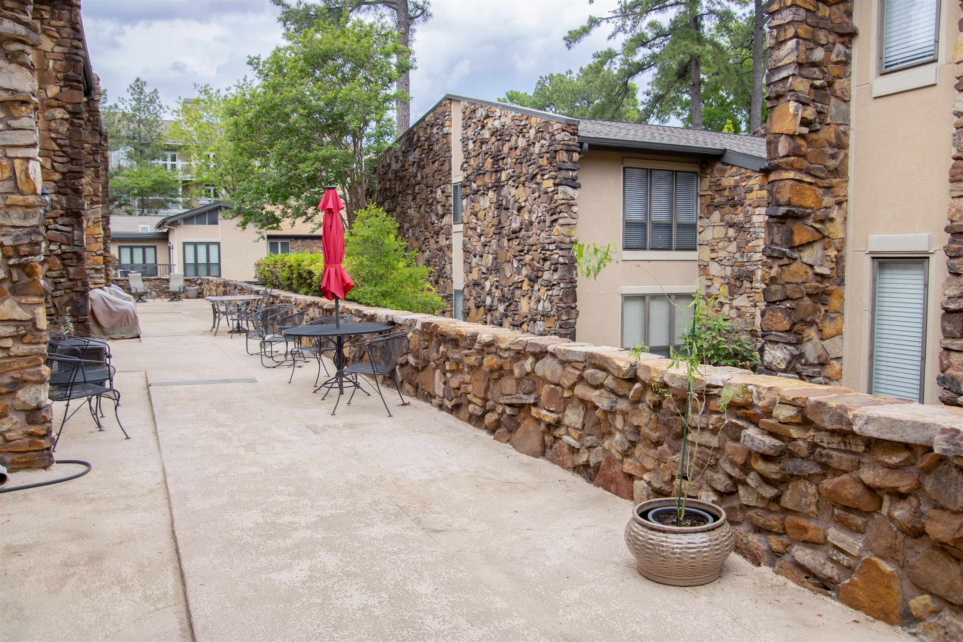 423 South Perkins Road, Unit 423 Memphis, TN 38117 - Photo 32 of 36 Gallery Image 32