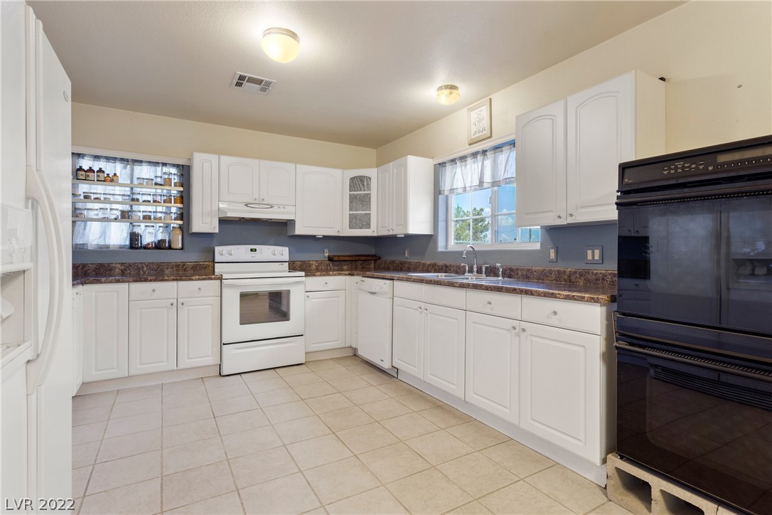 2471 Gally Road Pahrump, NV 89060 - Photo 11 of 38 Gallery Image 11