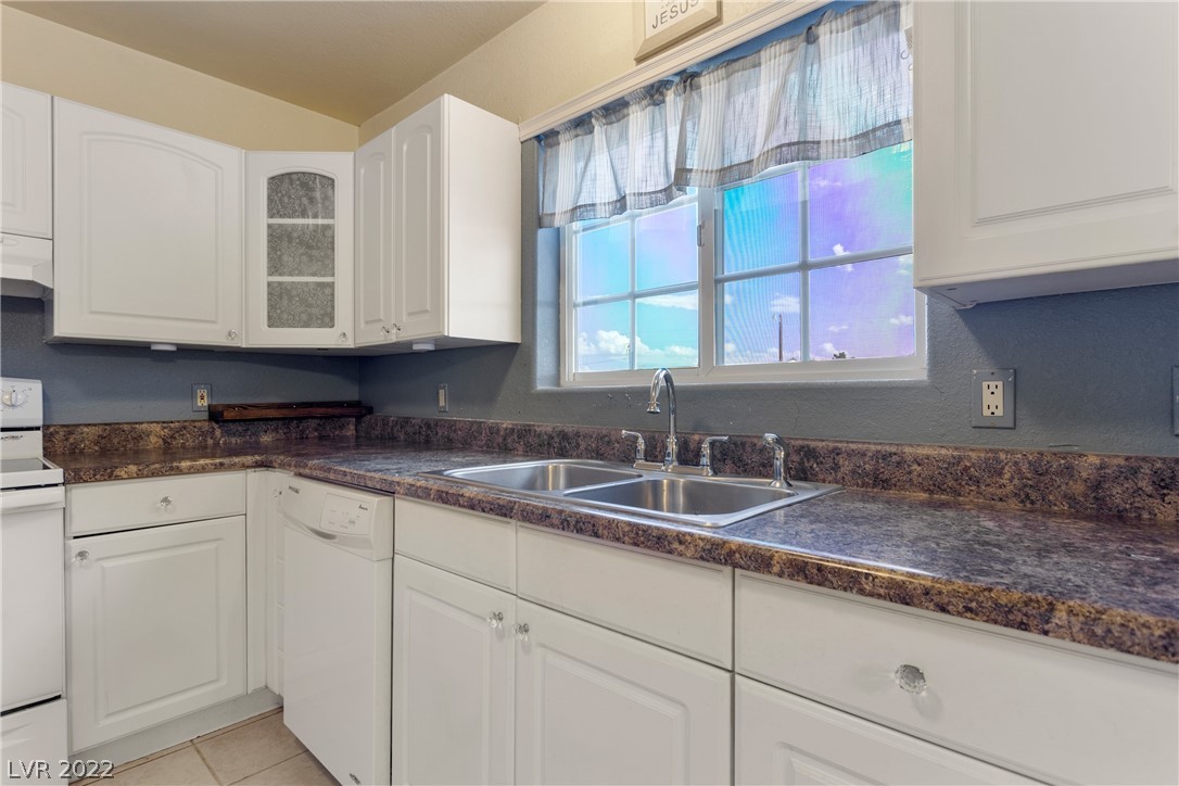 2471 Gally Road Pahrump, NV 89060 - Photo 13 of 38 Gallery Image 13