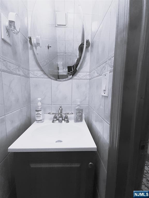75 Preston Street Ridgefield Park, NJ 07660 - Photo 10 of 27 Gallery Image 10