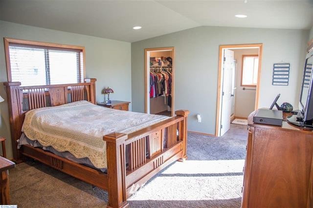 715 South Sunset Acres Road Othello, WA 99344 - Photo 14 of 22