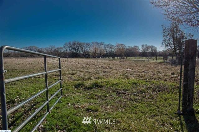 715 South Sunset Acres Road Othello, WA 99344 - Photo 18 of 22