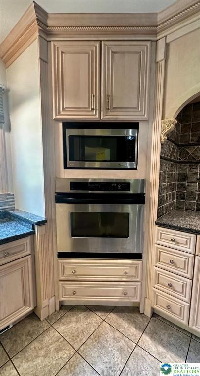 1125 Bridle Path Road Bethlehem, PA 18017 - Photo 18 of 70 Built-in wall oven & microwave