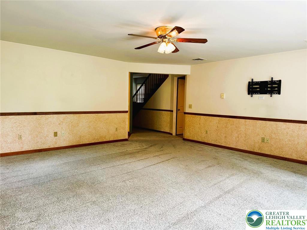 1125 Bridle Path Road Bethlehem, PA 18017 - Photo 22 of 70 Huge 19 x19 family room