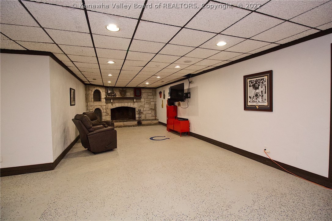 177 Riercliffe Rd Street Crystal Lake, IL 60014 - Photo 32 of 48 Gallery Image 32