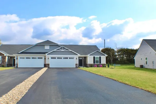 $2,050 | 109 South Peak Drive, McGaheysville, VA 22840