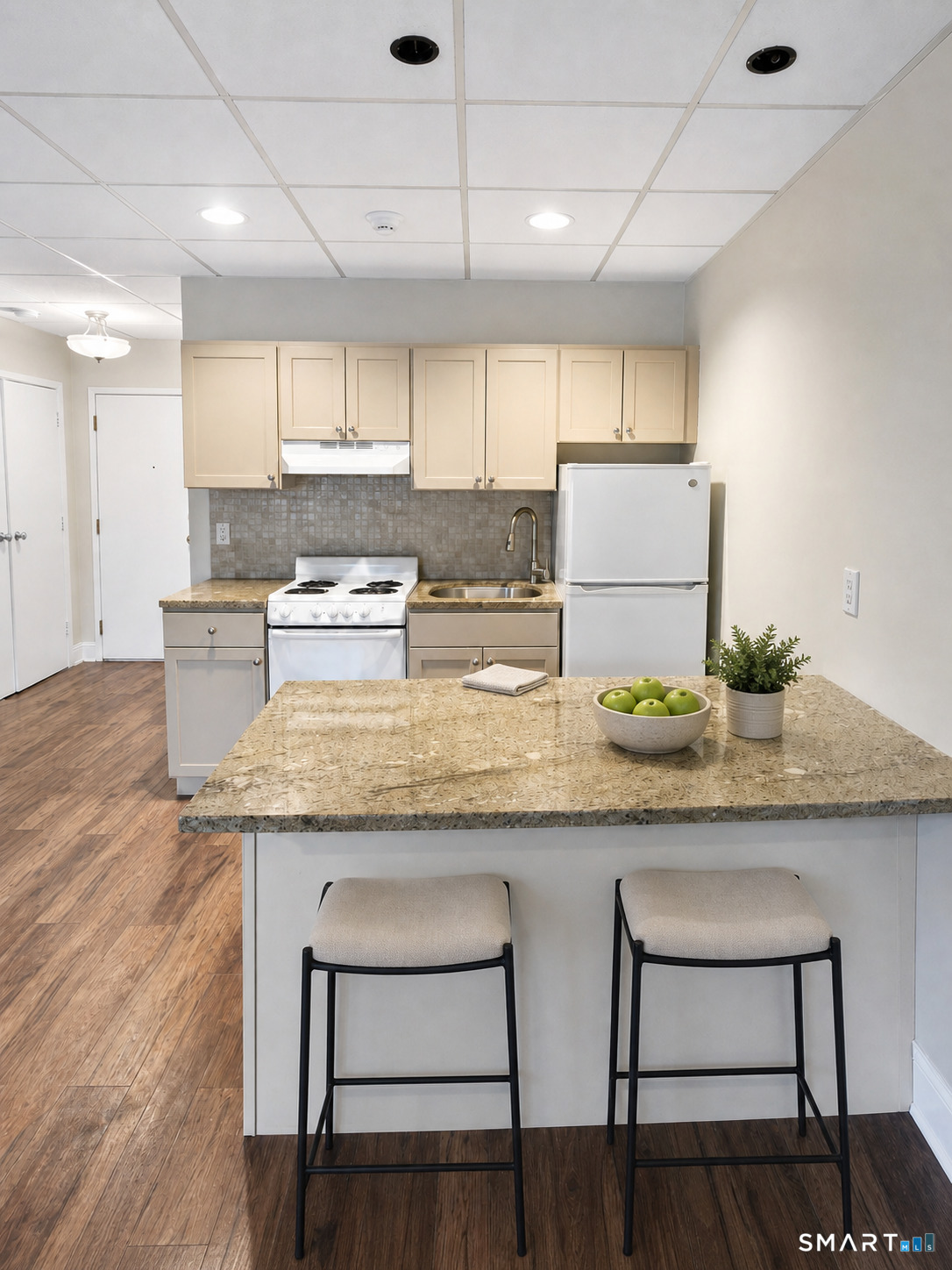 14 Post Road, Unit D Fairfield, CT 06824 - Photo 5 of 10
