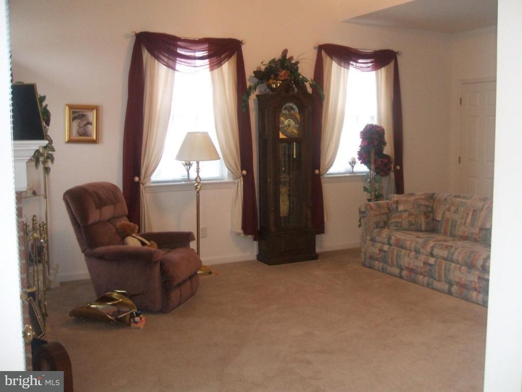 636 Wallingford Road Lititz, PA 17543 - Photo 3 of 13