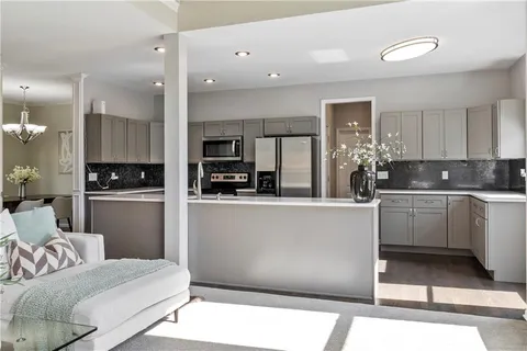 $445,000 | 701 East 109th Street, Kansas City, MO 64131