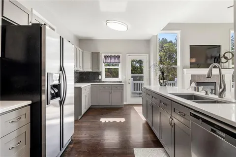 $445,000 | 701 East 109th Street, Kansas City, MO 64131