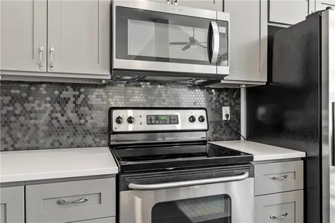 $445,000 | 701 East 109th Street, Kansas City, MO 64131