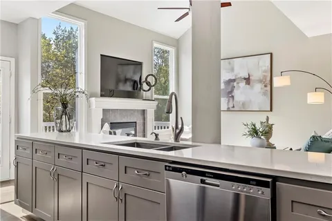 $445,000 | 701 East 109th Street, Kansas City, MO 64131