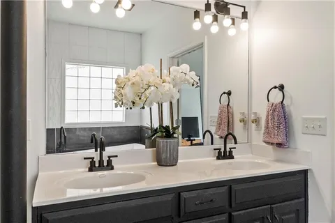 $445,000 | 701 East 109th Street, Kansas City, MO 64131