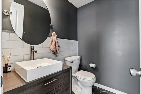 $445,000 | 701 East 109th Street, Kansas City, MO 64131