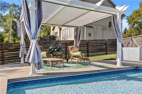 $445,000 | 701 East 109th Street, Kansas City, MO 64131