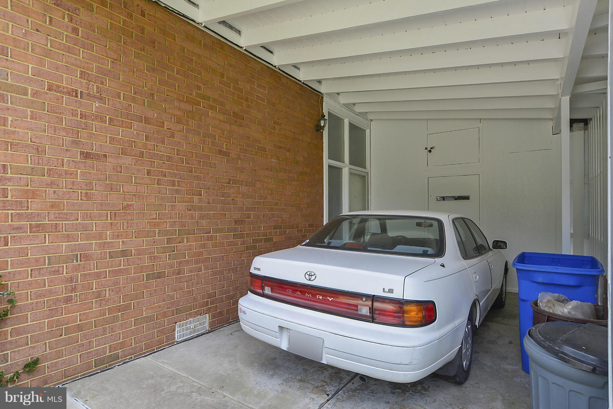 910 North Belgrade Road Silver Spring, MD 20902 - Photo 2 of 30 Carport