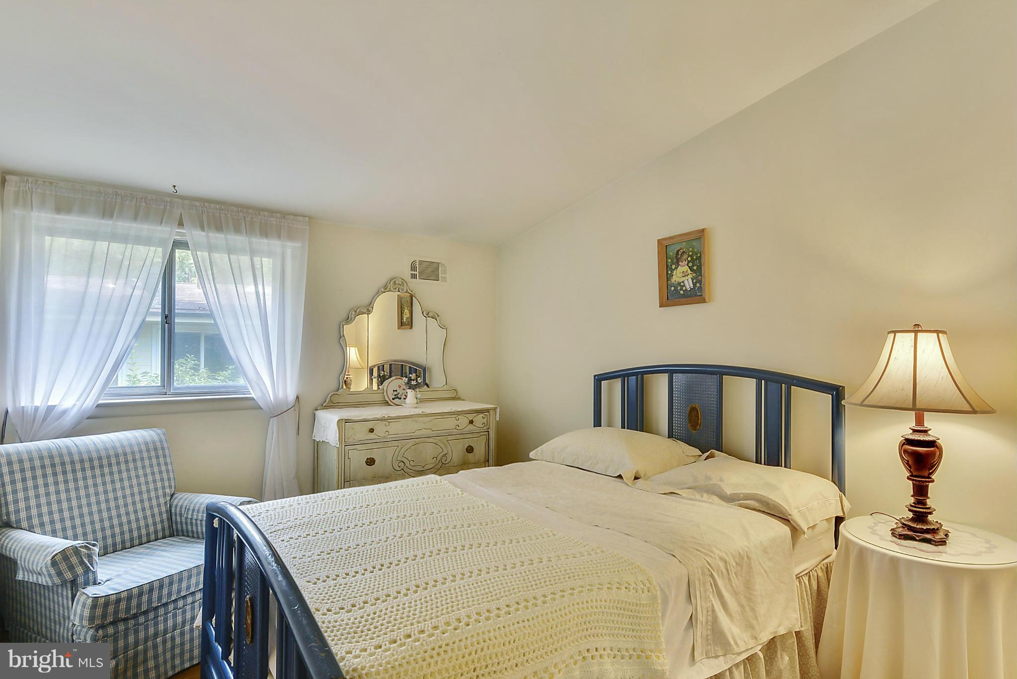 910 North Belgrade Road Silver Spring, MD 20902 - Photo 18 of 30 Bedroom 3