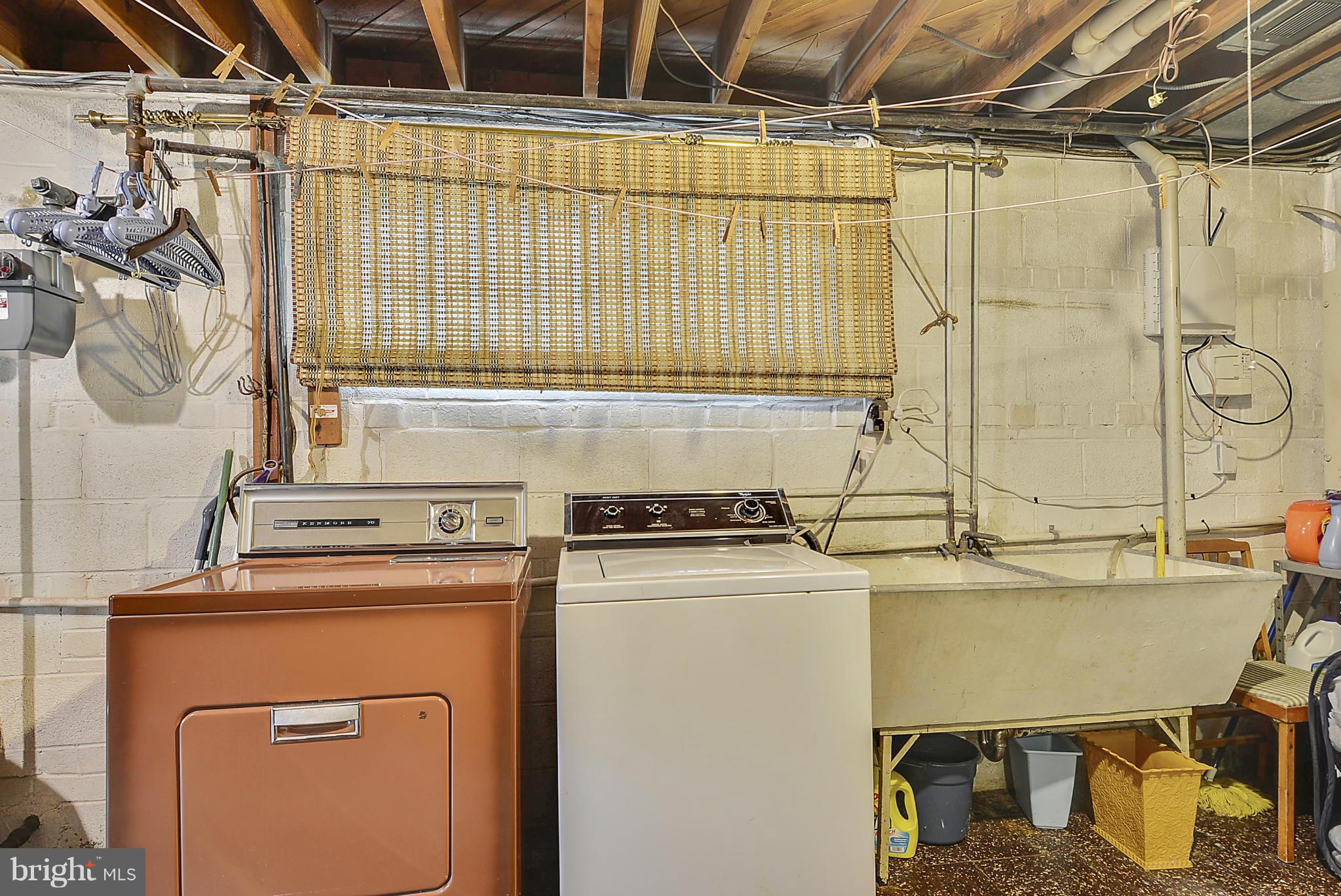 910 North Belgrade Road Silver Spring, MD 20902 - Photo 25 of 30 Washer Dryer