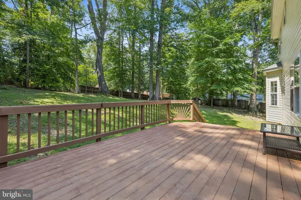 $650,000 | 3404 Holly Circle, Triangle, VA 22172
