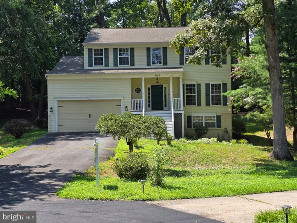 $650,000 | 3404 Holly Circle, Triangle, VA 22172