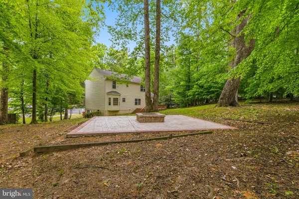 $650,000 | 3404 Holly Circle, Triangle, VA 22172