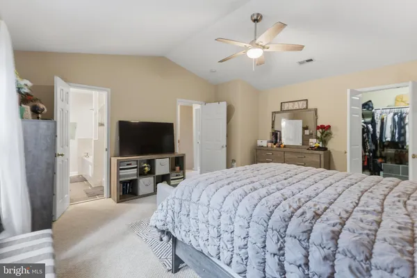 $650,000 | 3404 Holly Circle, Triangle, VA 22172