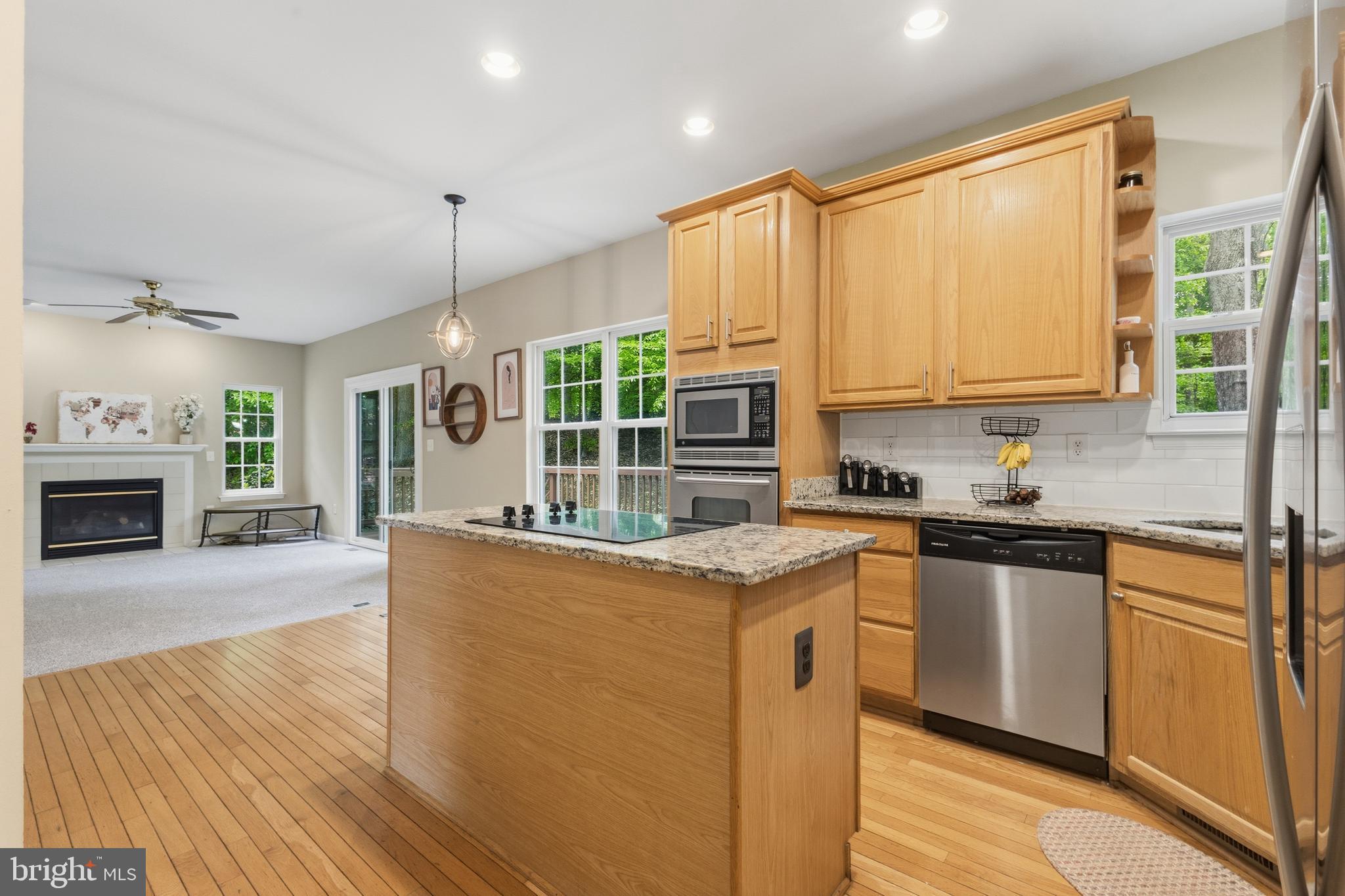 3404 Holly Circle Triangle, VA 22172 - Photo 35 of 68