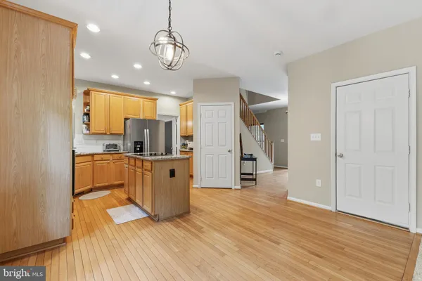 $650,000 | 3404 Holly Circle, Triangle, VA 22172
