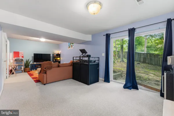 $650,000 | 3404 Holly Circle, Triangle, VA 22172