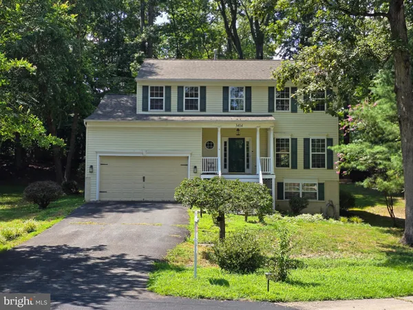 $650,000 | 3404 Holly Circle, Triangle, VA 22172