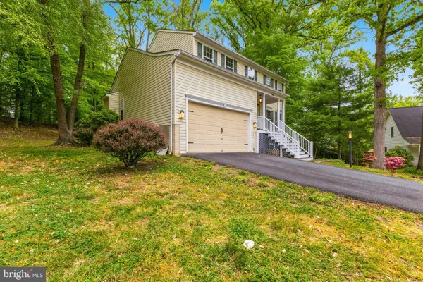 $650,000 | 3404 Holly Circle, Triangle, VA 22172