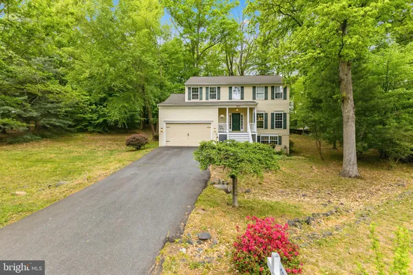 $650,000 | 3404 Holly Circle, Triangle, VA 22172