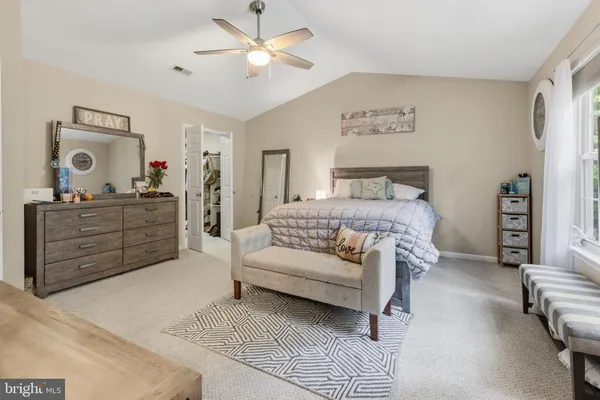 $650,000 | 3404 Holly Circle, Triangle, VA 22172