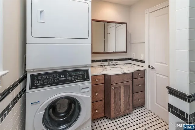 $3,200 | 130 Franklin Turnpike, Unit 2, Allendale, NJ 07401