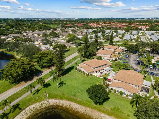 $4,000 | 4451 Willow Pond Road, Unit B, West Palm Beach, FL 33417