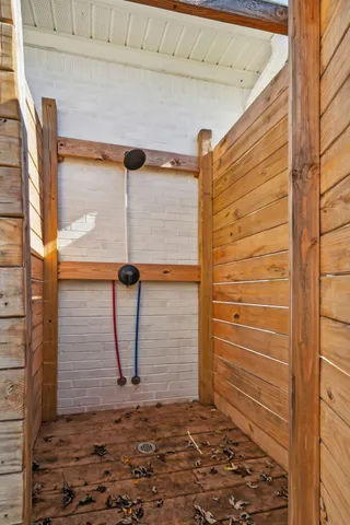 a view of yard with green space