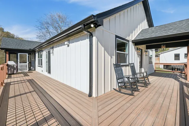 a view of a floor to ceiling window in an outdoor space