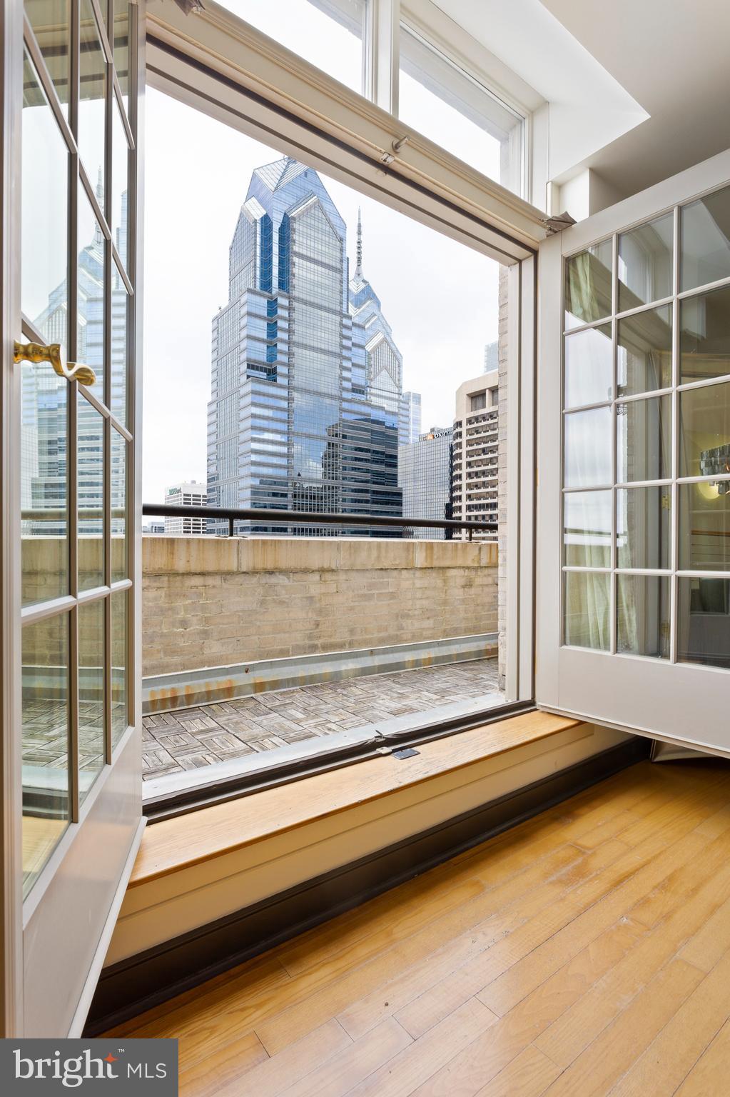 111 South 15th Street, Unit P302 Philadelphia, PA 19102 - Photo 15 of 31