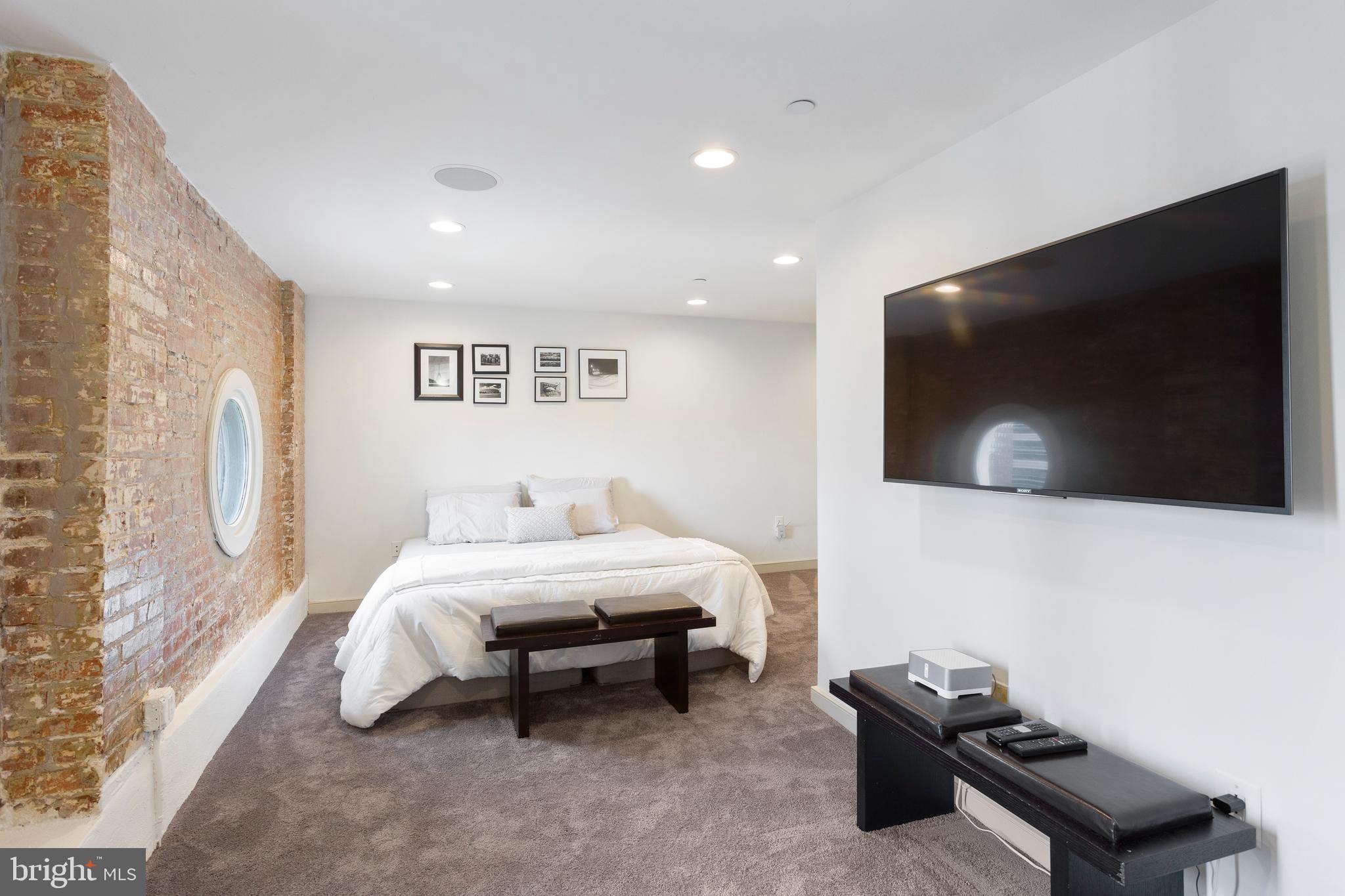 111 South 15th Street, Unit P302 Philadelphia, PA 19102 - Photo 16 of 31