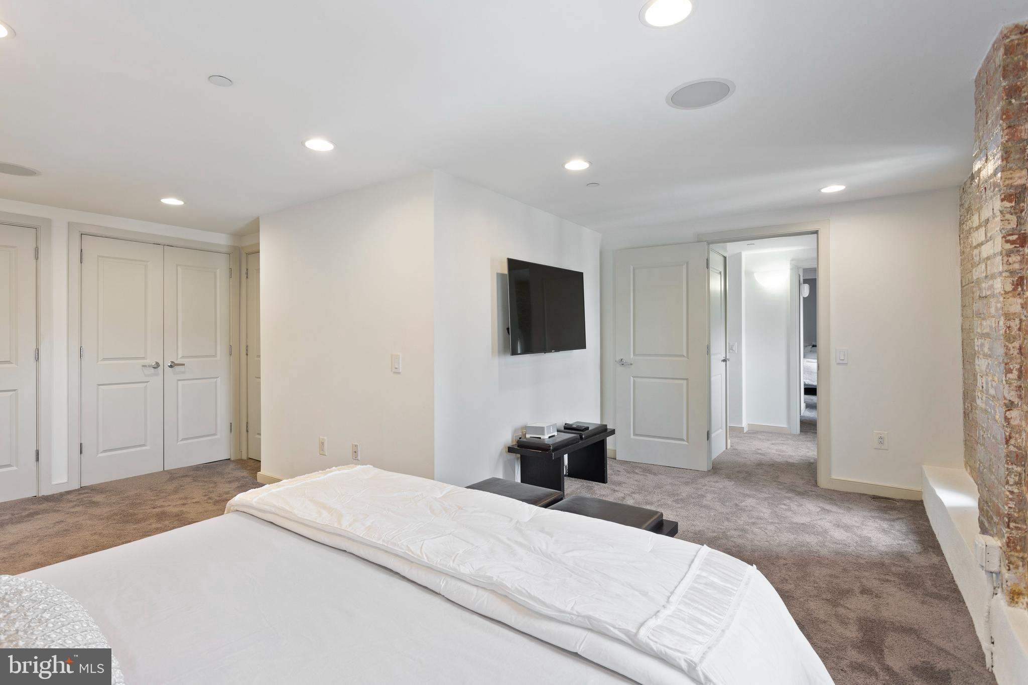 111 South 15th Street, Unit P302 Philadelphia, PA 19102 - Photo 18 of 31