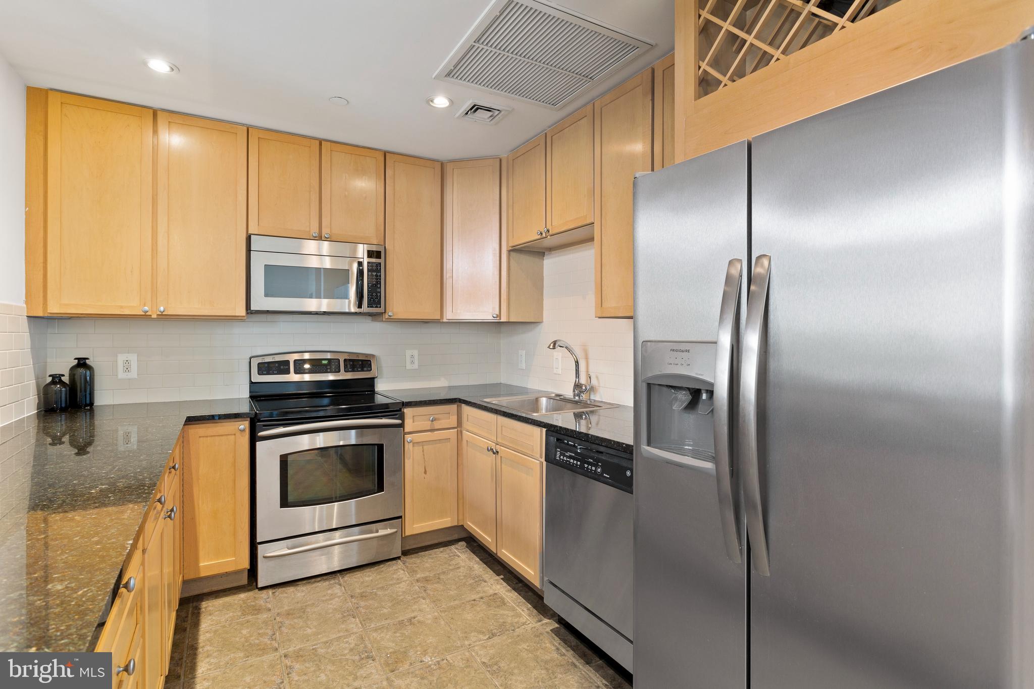 111 South 15th Street, Unit P302 Philadelphia, PA 19102 - Photo 5 of 31