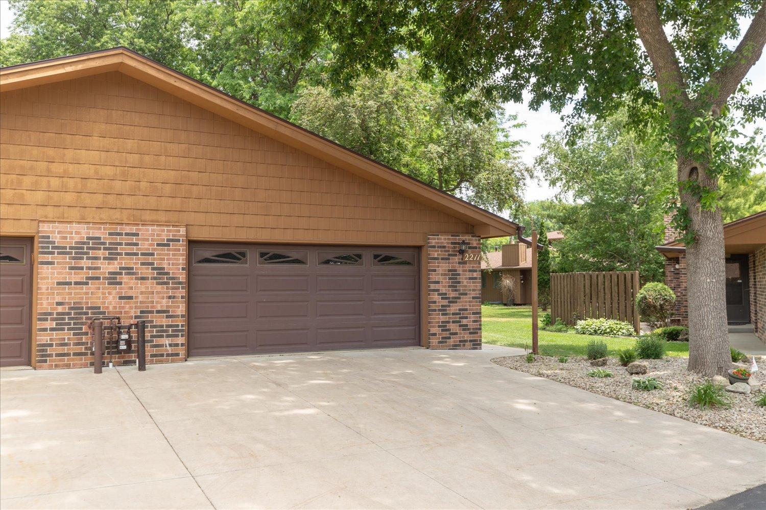 2211 Baihly Court Southwest Rochester, MN 55902 - Photo 2 of 39