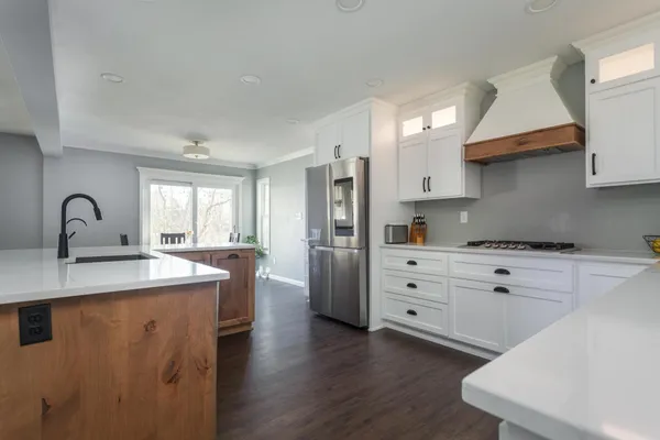 $1,075,000 | 3307 Island Drive Northeast, Alexandria, MN 56308