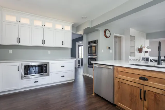 $1,250,000 | 3307 Island Drive Northeast, Alexandria, MN 56308