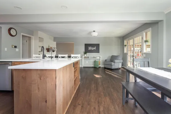 $1,075,000 | 3307 Island Drive Northeast, Alexandria, MN 56308