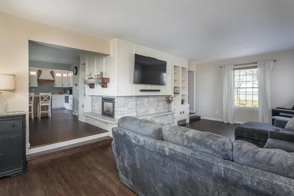 $1,075,000 | 3307 Island Drive Northeast, Alexandria, MN 56308