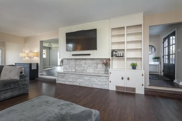 $1,075,000 | 3307 Island Drive Northeast, Alexandria, MN 56308