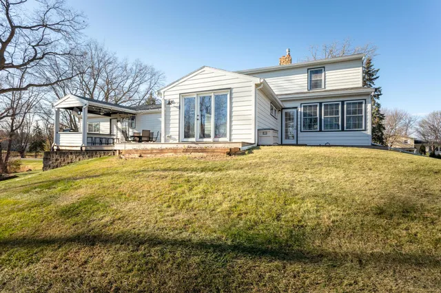 $1,250,000 | 3307 Island Drive Northeast, Alexandria, MN 56308