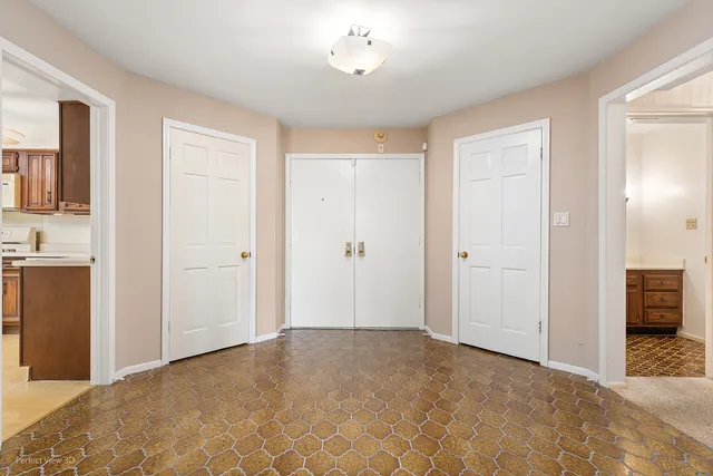 a view of a livingroom with an empty space