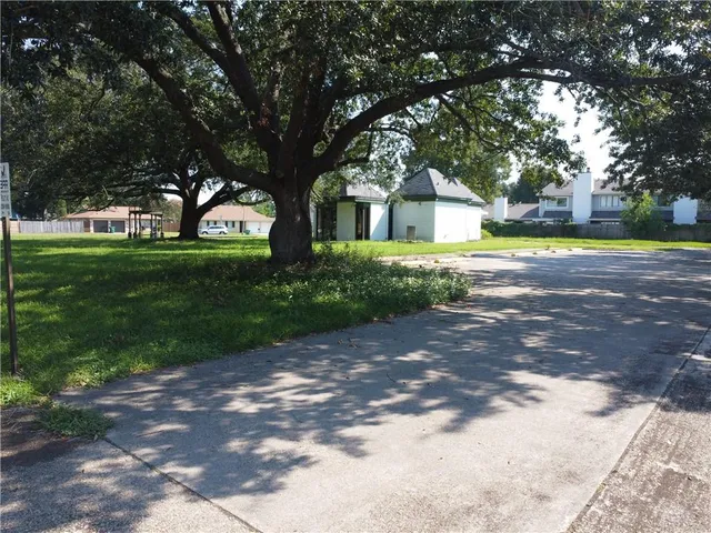 $234,000 | 1956 Carrollwood Drive, Laplace, LA 70068